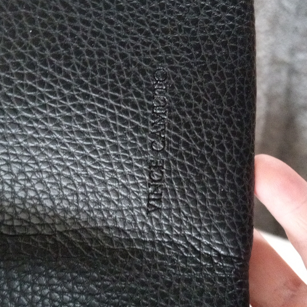 Purse - Picture 2 of 5